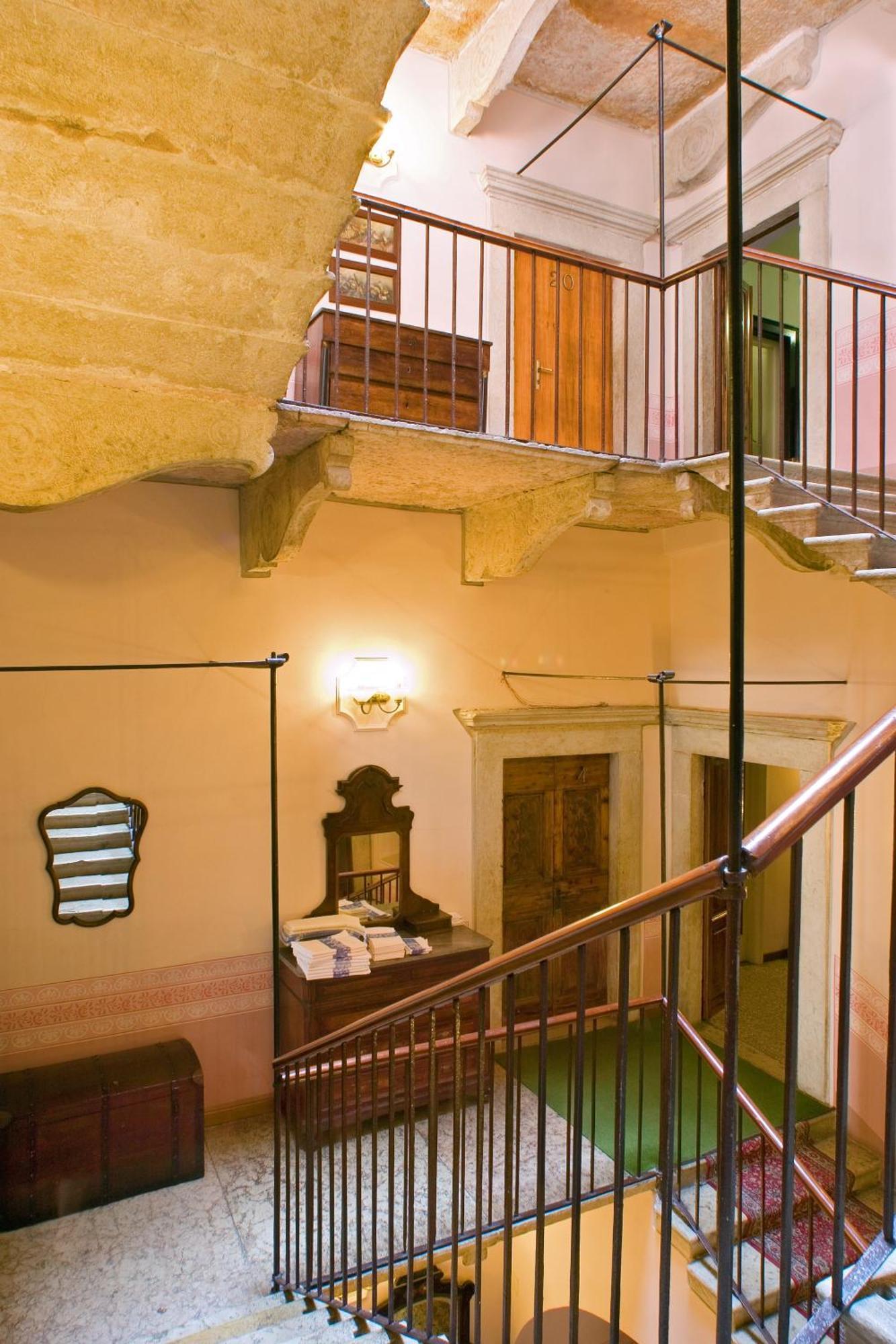 Albergo Bellavista ليمونِ سول غاردا المظهر الخارجي الصورة